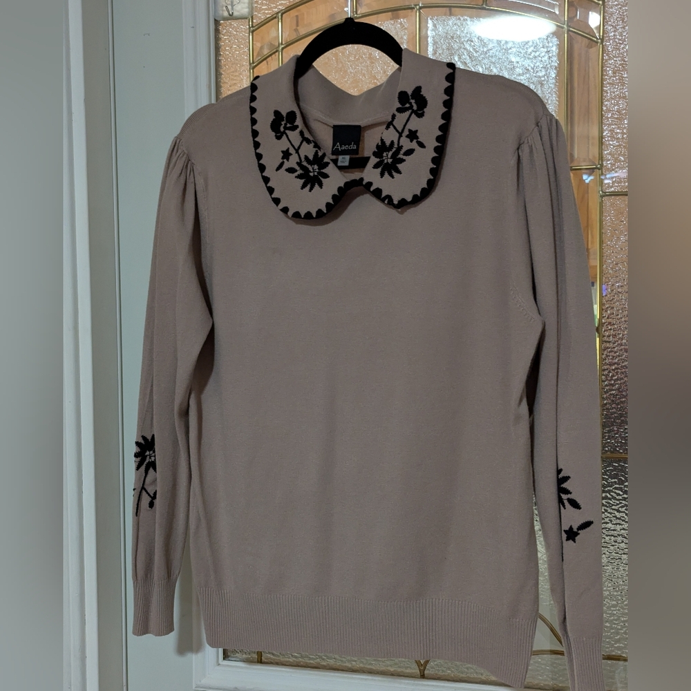 Amii Women's Sweater with Embroidered Collar - Tan